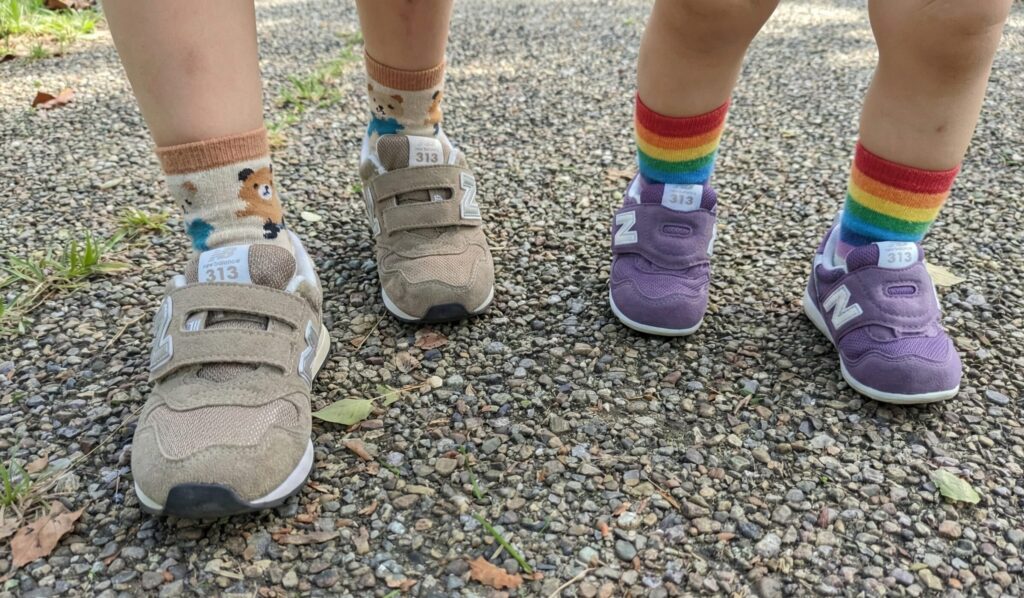 ニューバランス313のきょうだいお揃いコーデ